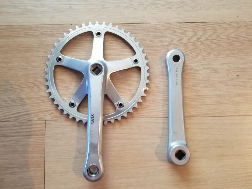 Sugino 75 track crankset front